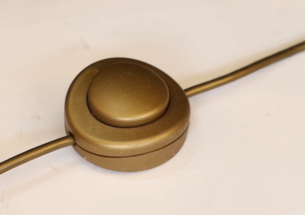 An Art Deco bronze telescopic lamp standard with frosted crackle glass shade, height 167cm
